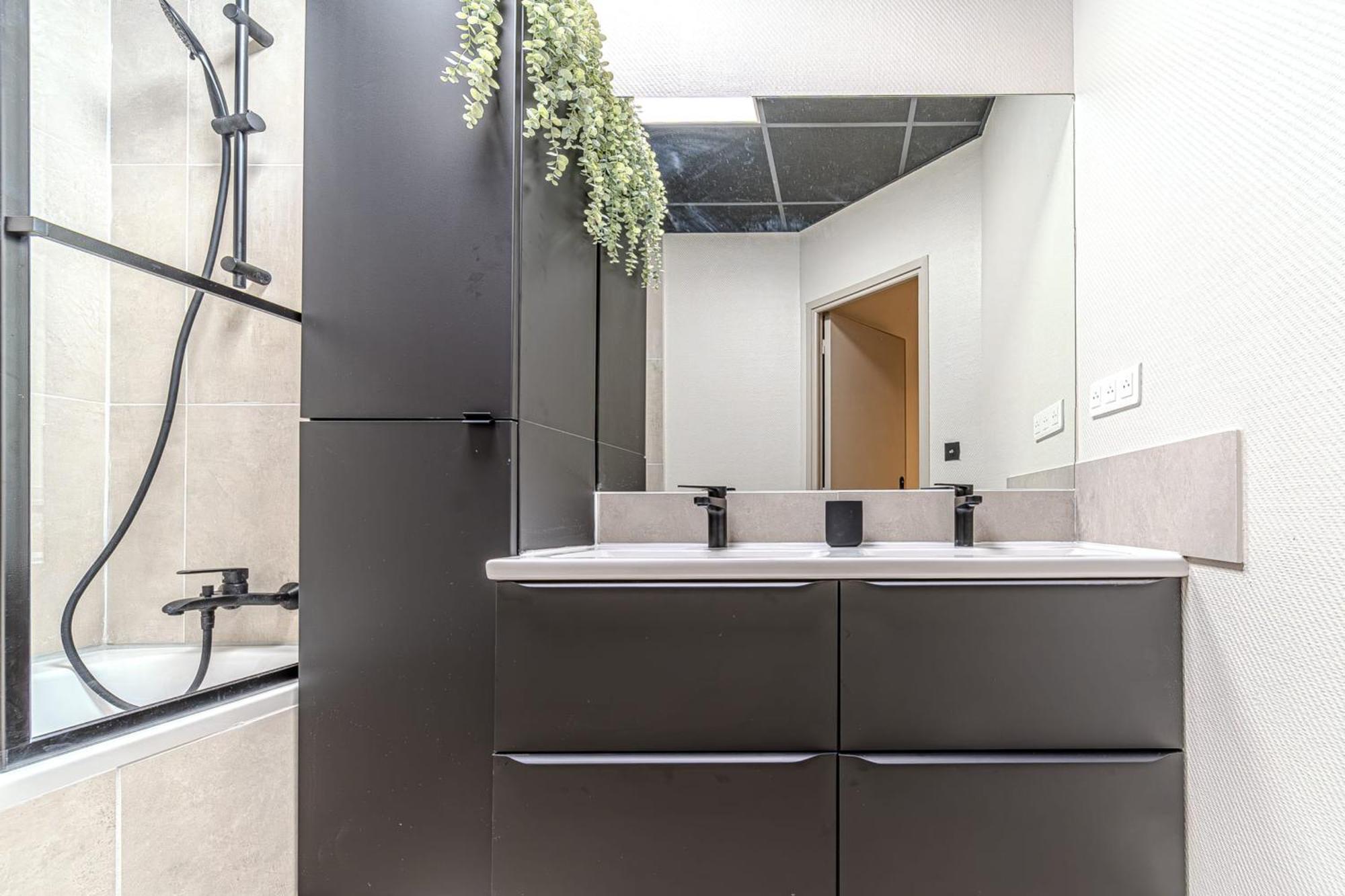 The Grenette Spacious Renovated Apartment 8 People Cordeliers ليون المظهر الخارجي الصورة